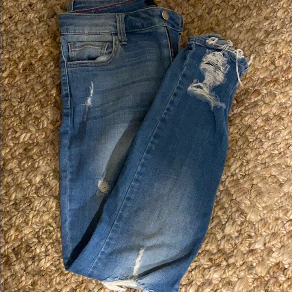 Distressed boyfriend/mom jeans - Picture 2 of 2